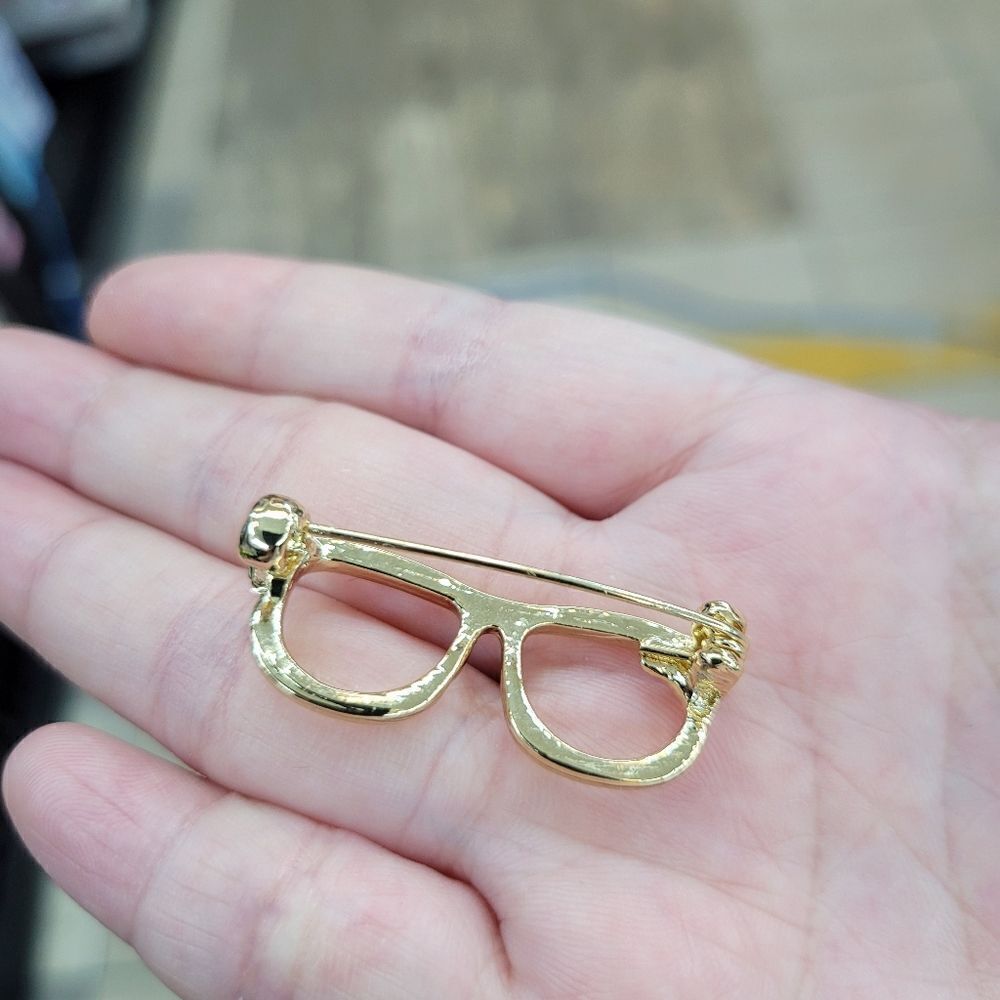 2/$20 Brand New Gold Frame Glasses Pin Brooch - Picture 3 of 4